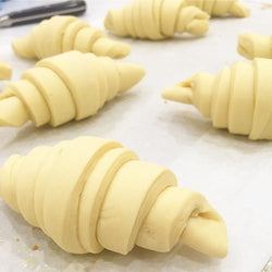 Croissant Plain Raw Bali Cathering 50gr 6 pcs/Pack